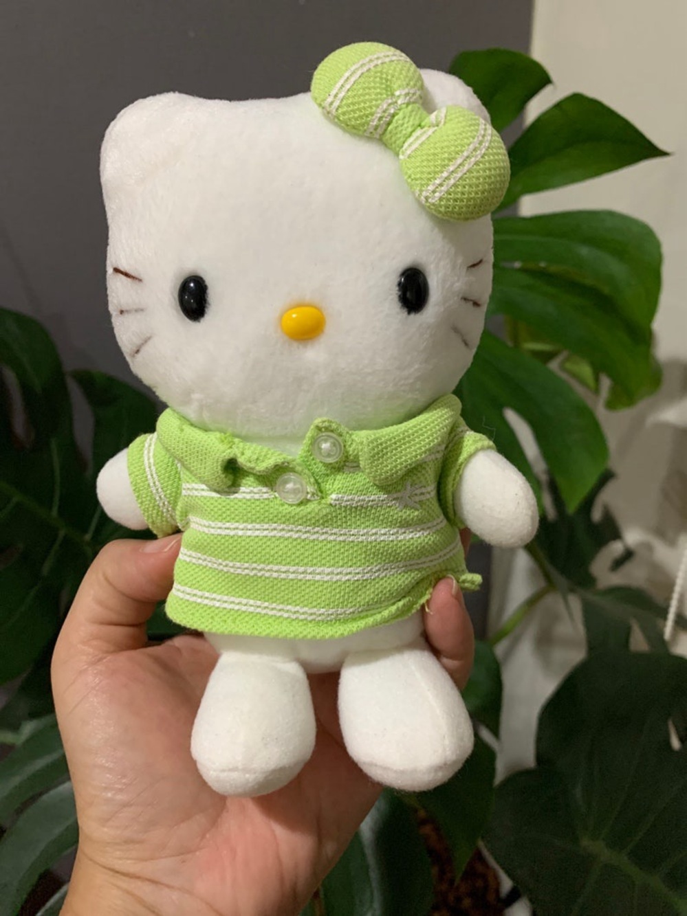 2002 Hello Kitty green plush